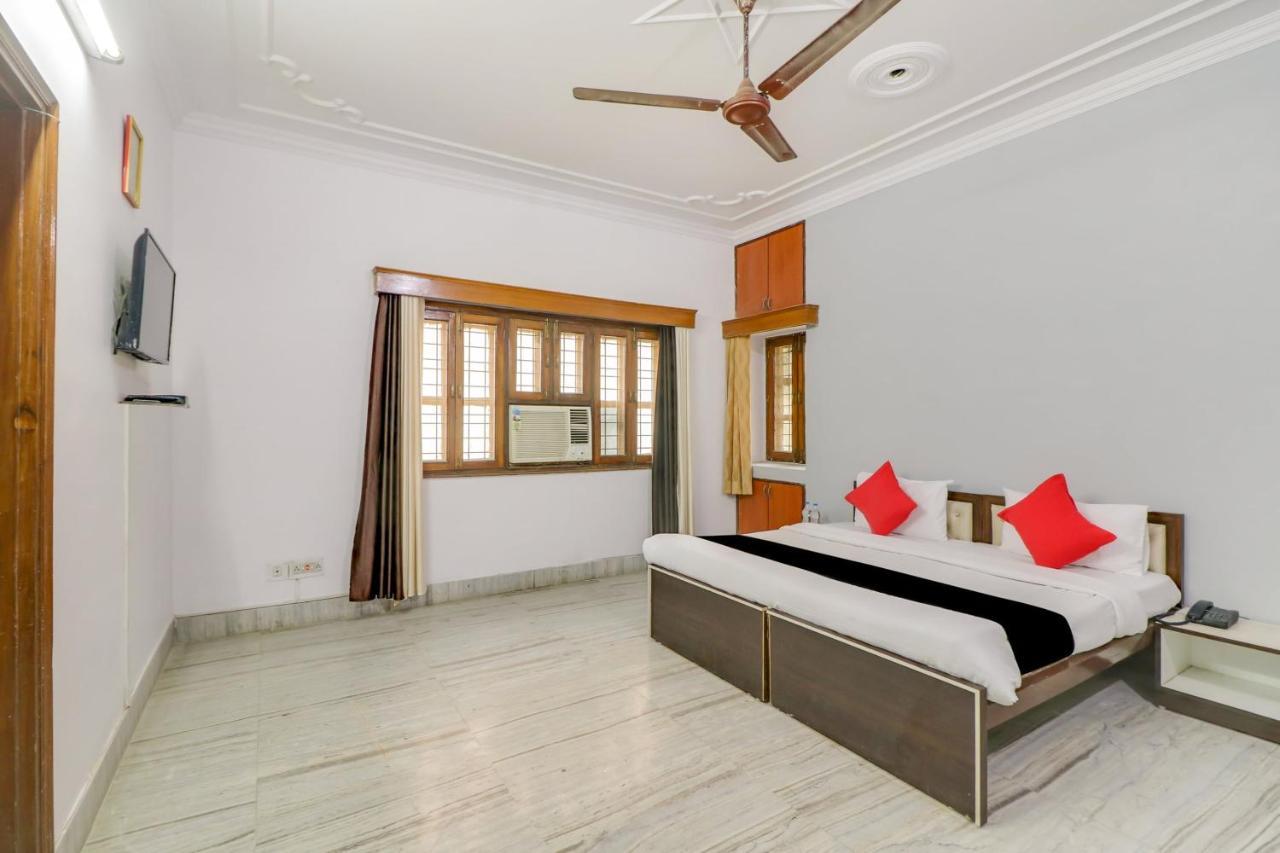 Super Oyo Capital O Heritage House Colonelganj Exterior photo